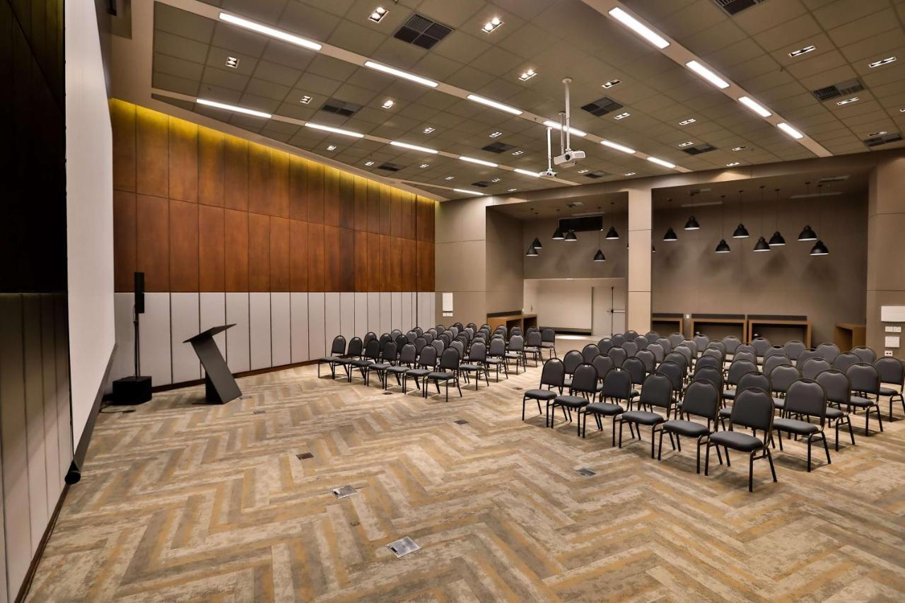 Radisson Vila Olimpia Sao Paulo酒店 外观 照片 The auditorium of the National Museum of the United States Army